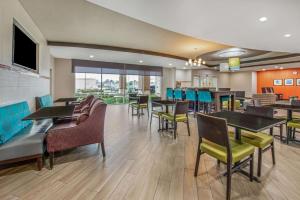La Quinta Inn & Suites By Wyndham Houston Humble Atascocita,Downtown Houston>>Atascocita,3 star