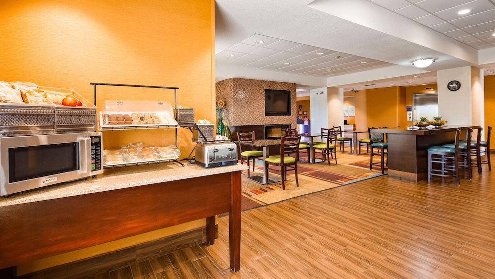 best western plus hiawatha hotel