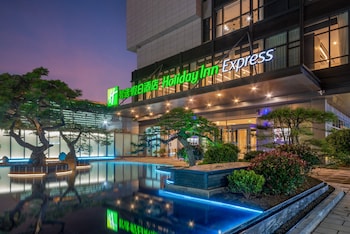 holiday inn express linyi north new district an ihg hotel