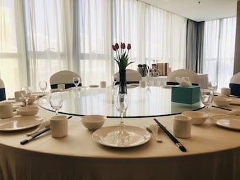 holiday inn express linyi north new district an ihg hotel