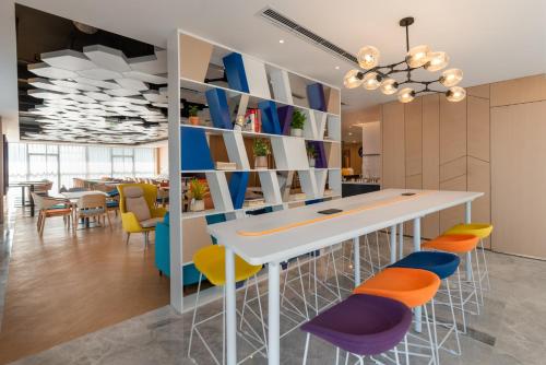 holiday inn express linyi north new district an ihg hotel