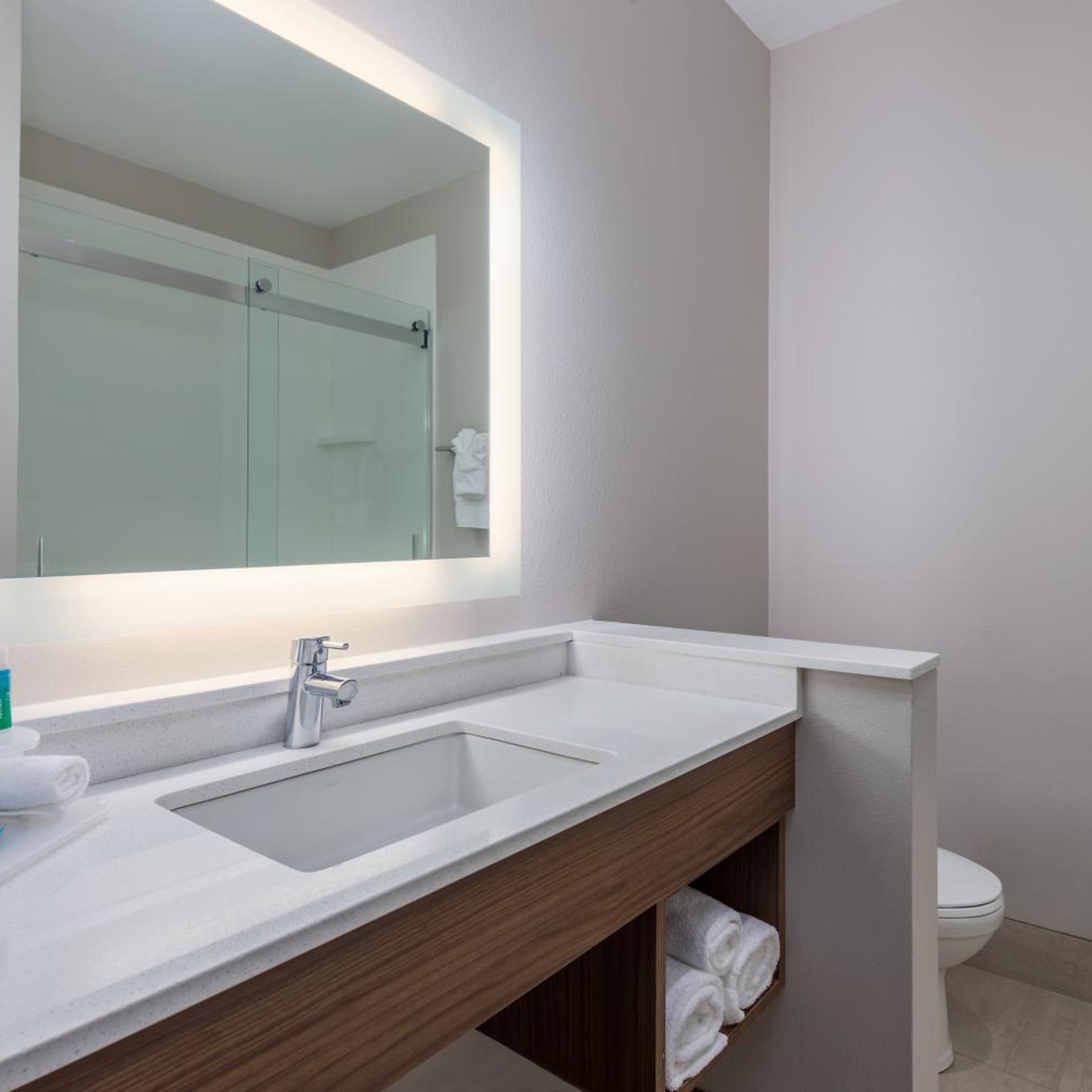 holiday inn express and suites edwardsville by ihg