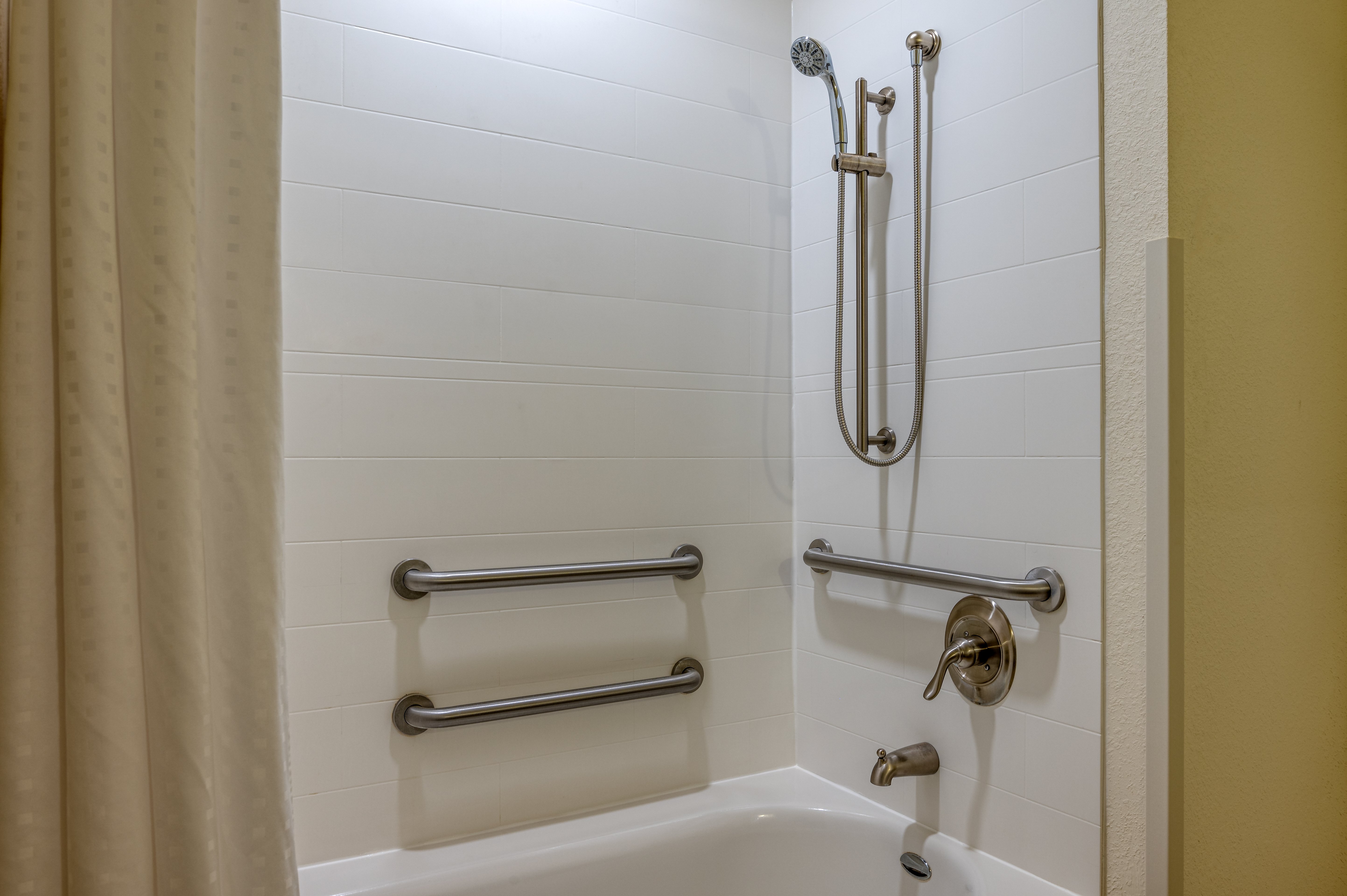 holiday inn express and suites edwardsville by ihg