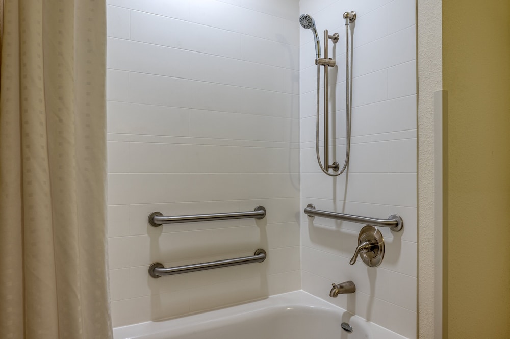 holiday inn express and suites edwardsville by ihg