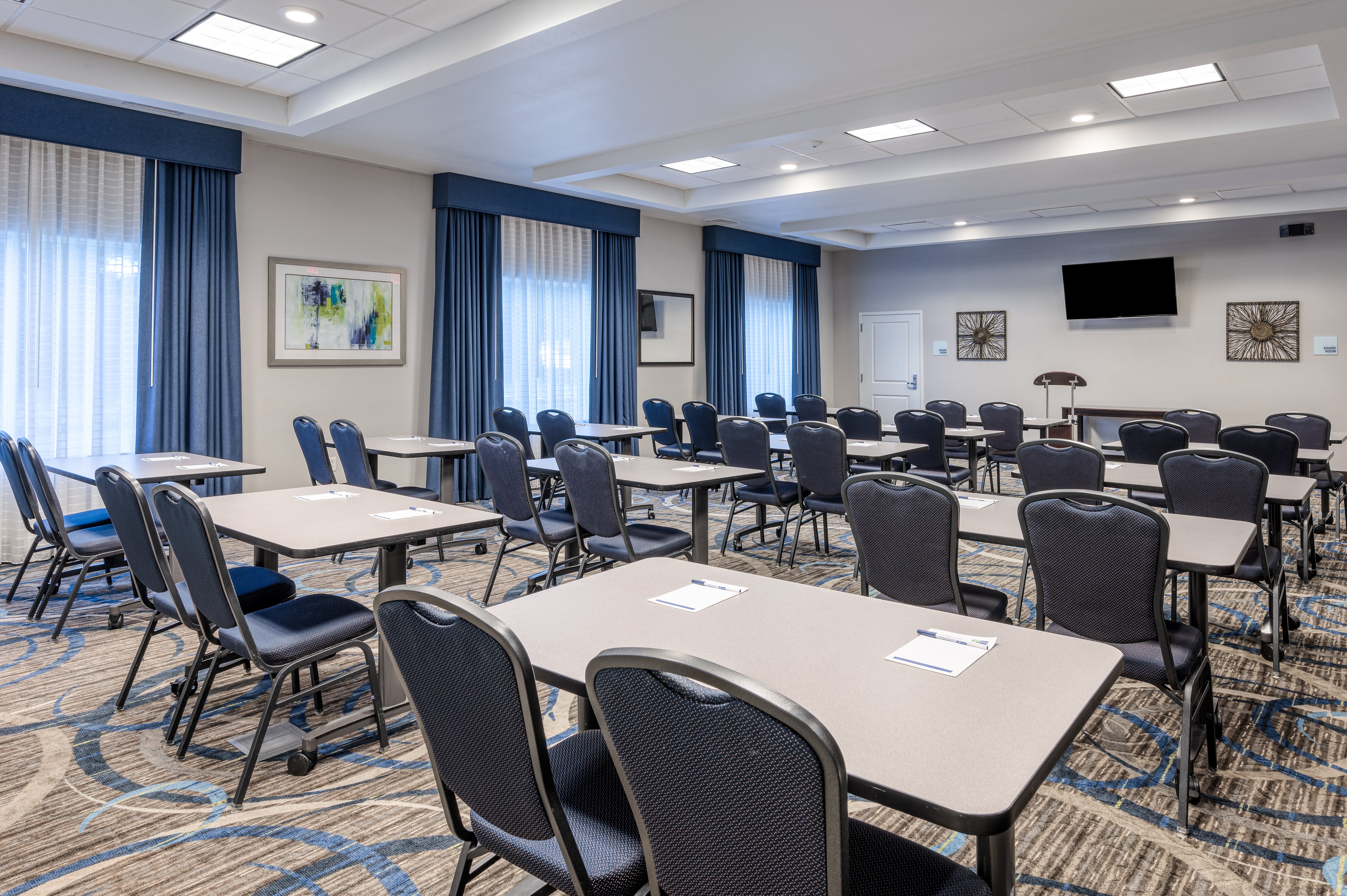holiday inn express and suites edwardsville by ihg
