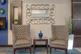 holiday inn express and suites edwardsville by ihg