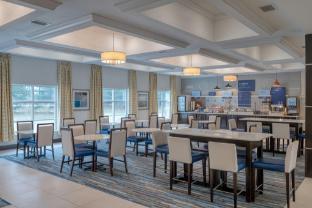 holiday inn express and suites edwardsville by ihg