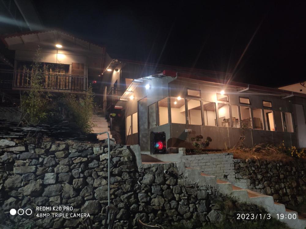 sunrise resort dhanolti