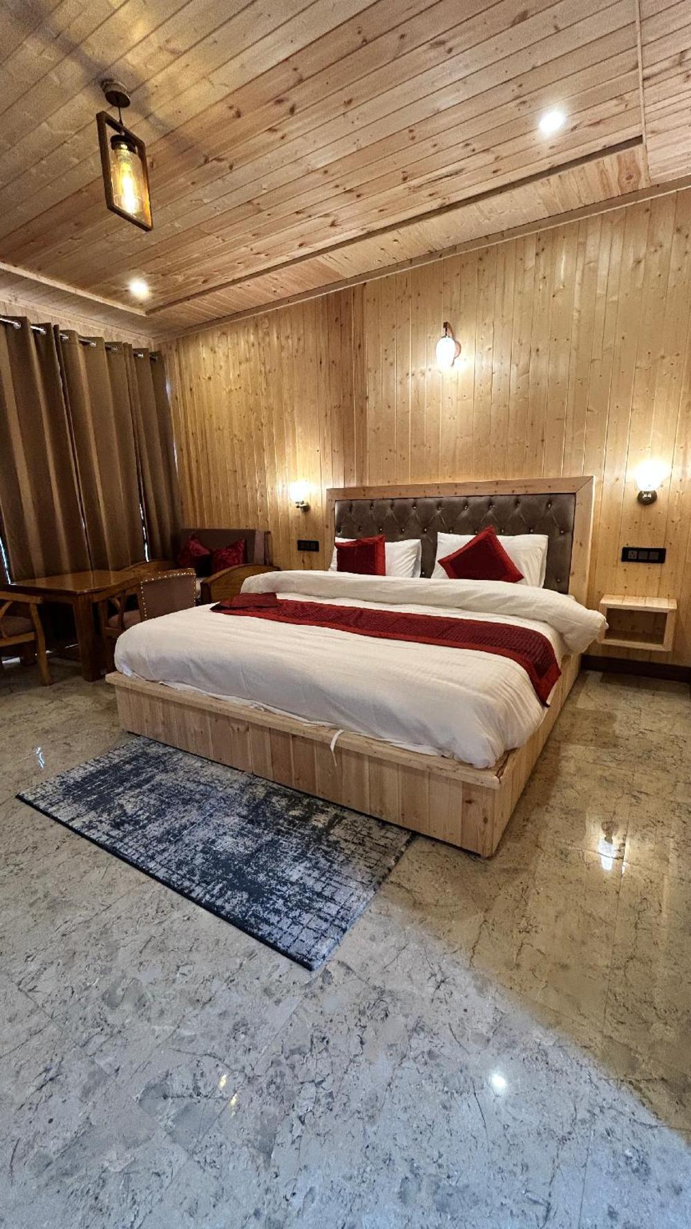 sunrise resort dhanolti