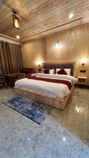 sunrise resort dhanolti