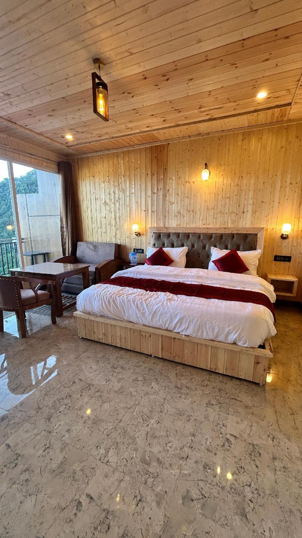 sunrise resort dhanolti