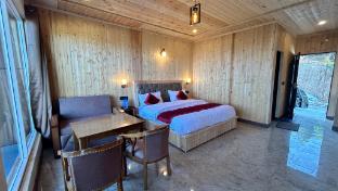 sunrise resort dhanolti