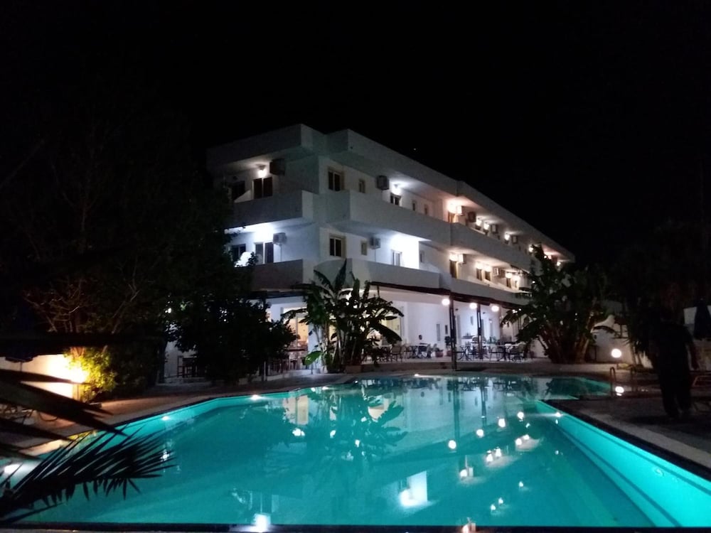 sotirakis hotel studios