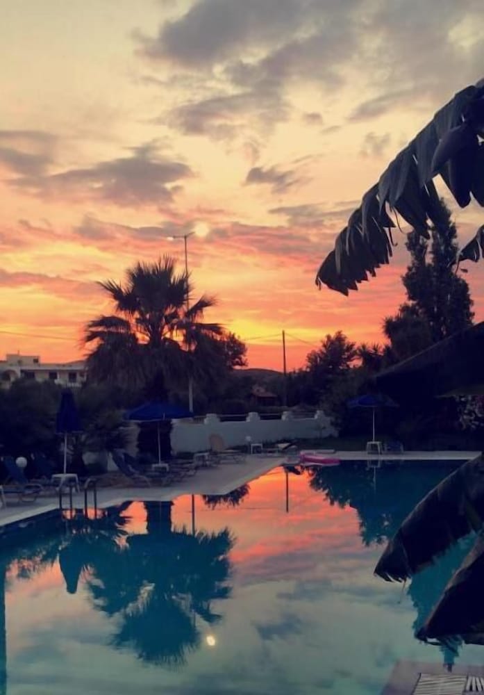 sotirakis hotel studios