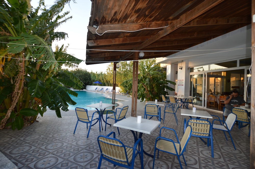 sotirakis hotel studios