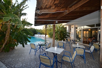 sotirakis hotel studios