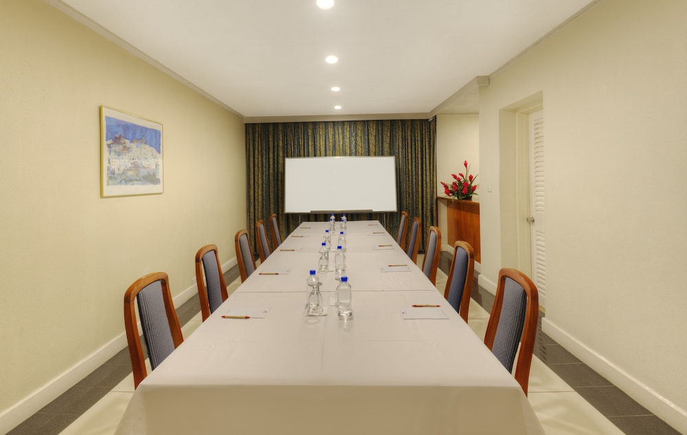 tanoa international hotel