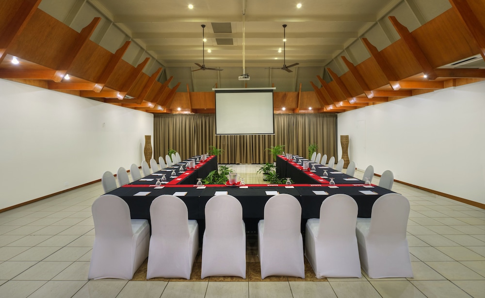 tanoa international hotel