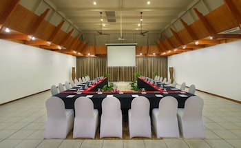 tanoa international hotel
