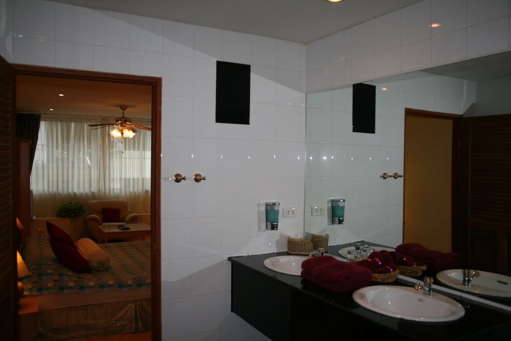 aquarius guesthouse and sauna adults only