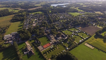 detached combined bungalow with a garden near the veluwe