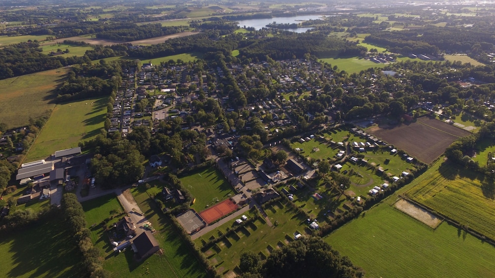 detached combined bungalow with a garden near the veluwe