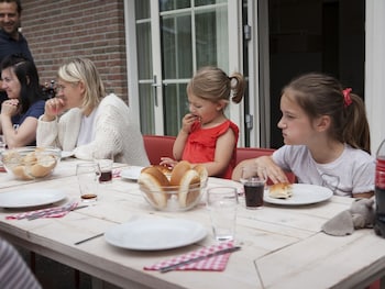 detached combined bungalow with a garden near the veluwe