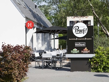 detached combined bungalow with a garden near the veluwe