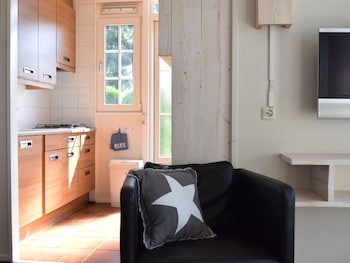 detached combined bungalow with a garden near the veluwe