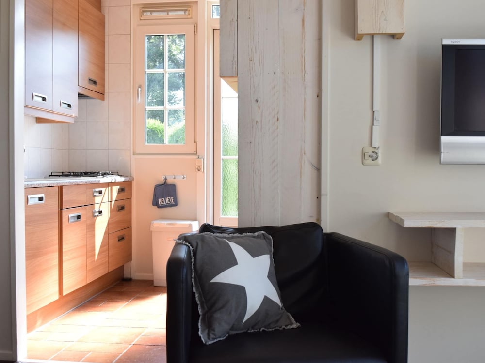 detached combined bungalow with a garden near the veluwe