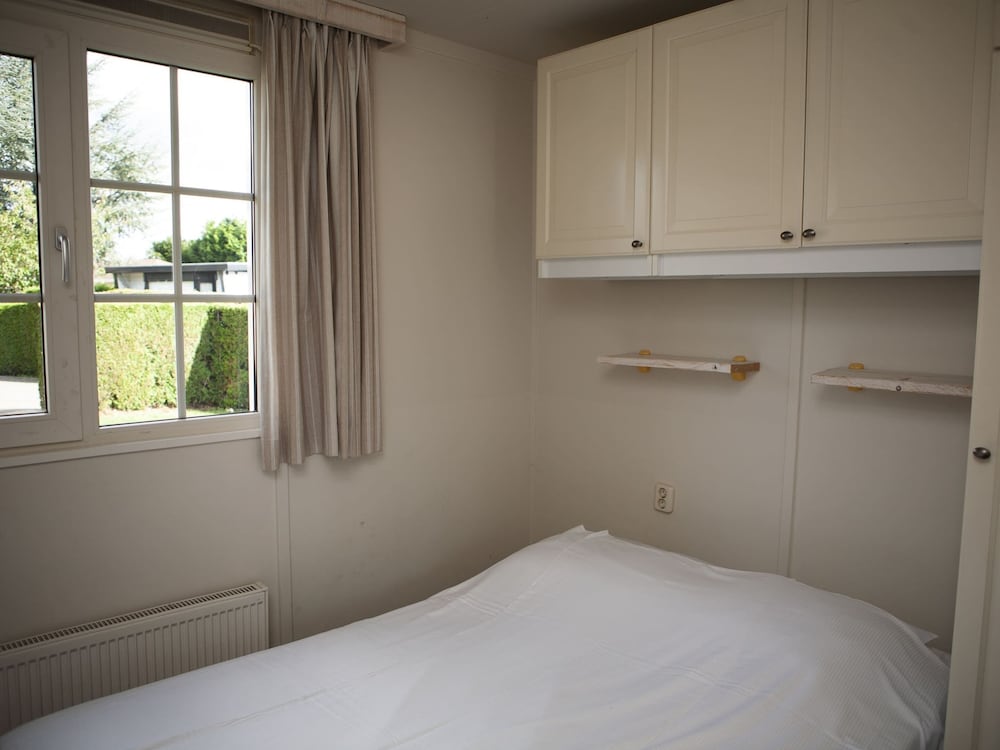 detached combined bungalow with a garden near the veluwe