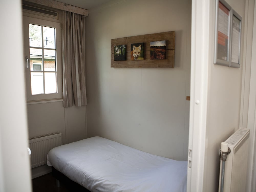 detached combined bungalow with a garden near the veluwe