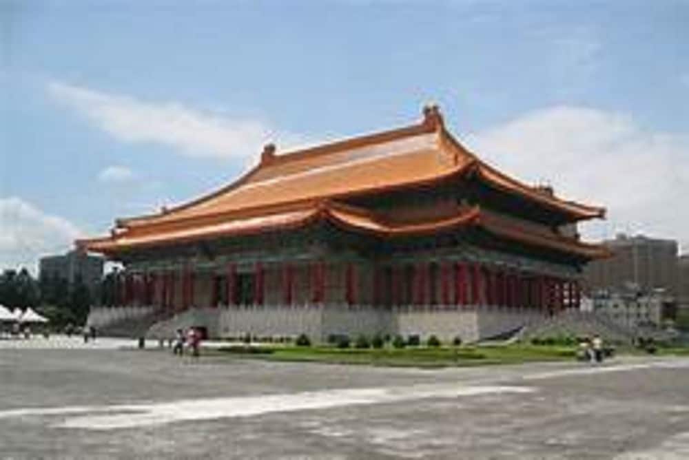 royal rose hotel taipei station