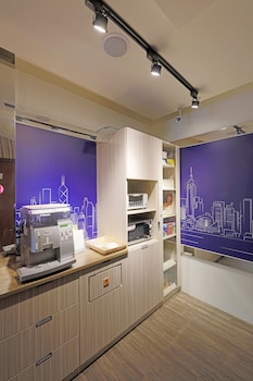 royal rose hotel taipei station