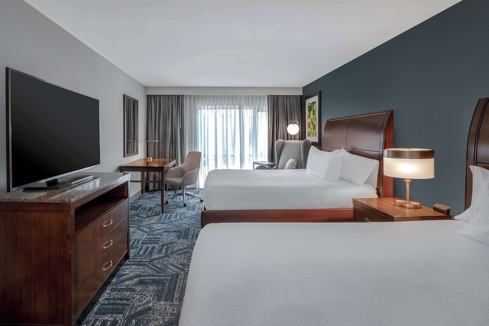 hilton garden inn burlington downtown