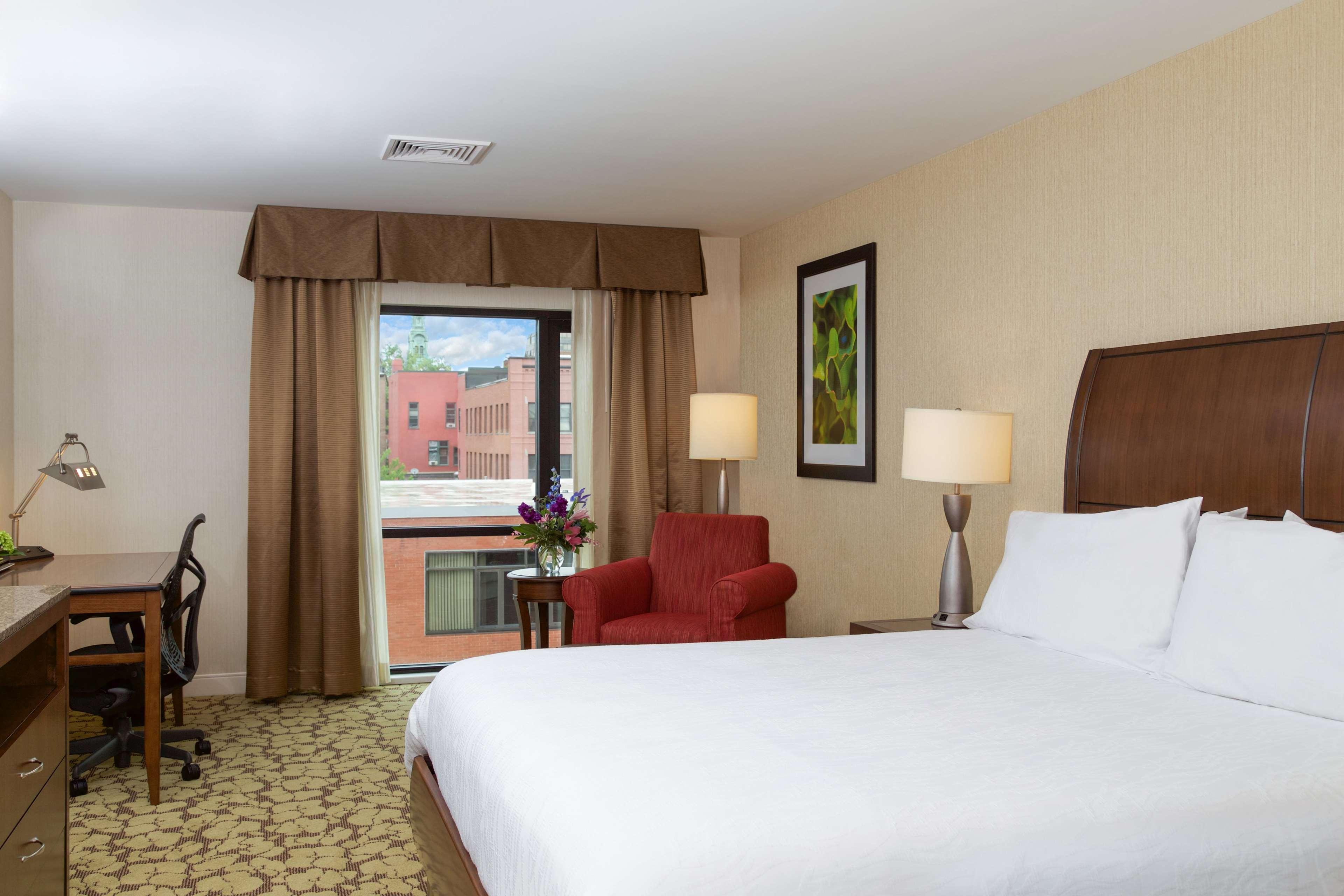 hilton garden inn burlington downtown