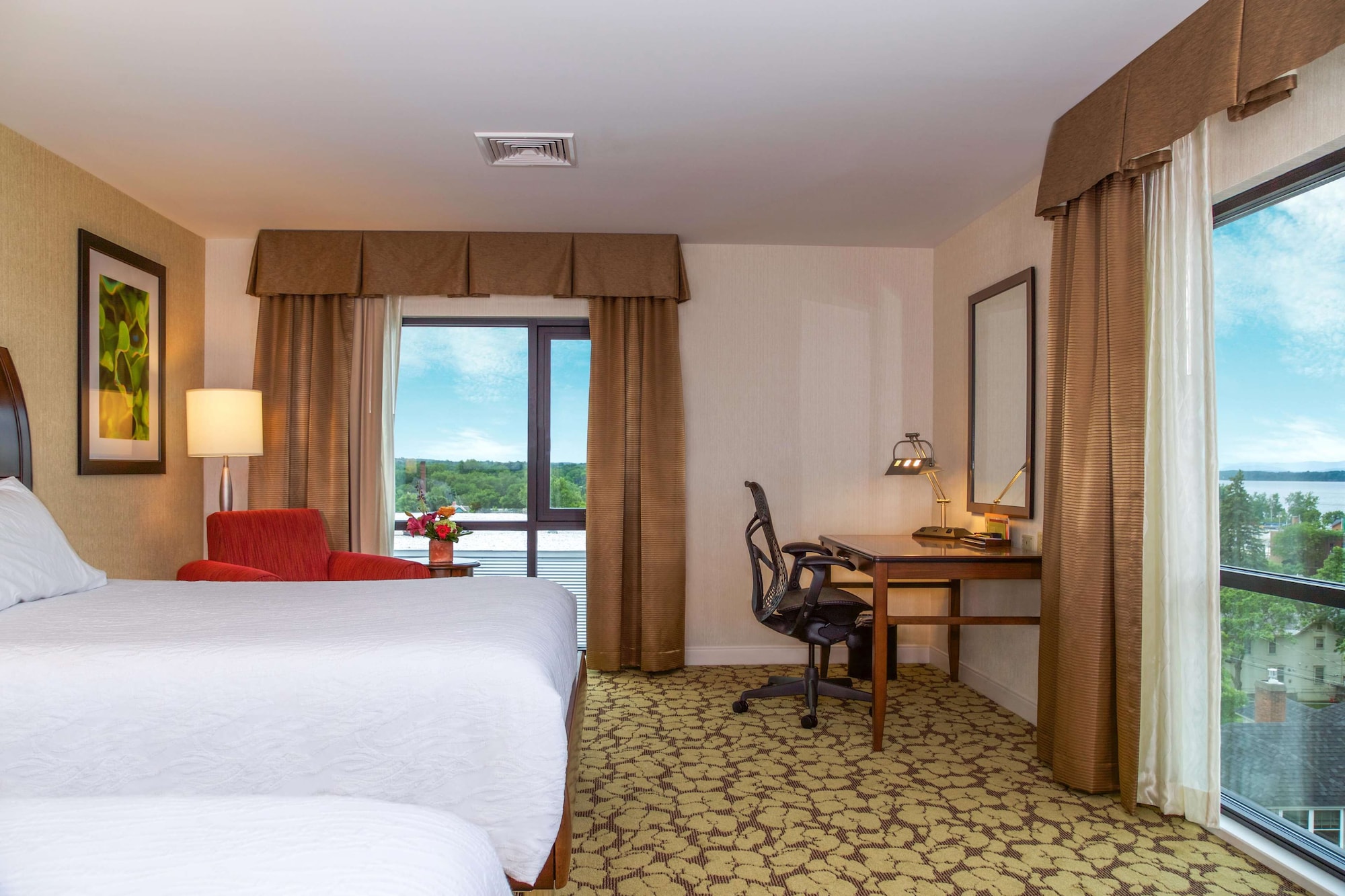 hilton garden inn burlington downtown