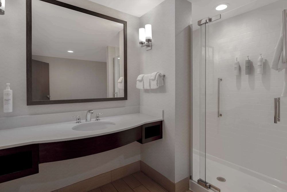 hilton garden inn burlington downtown