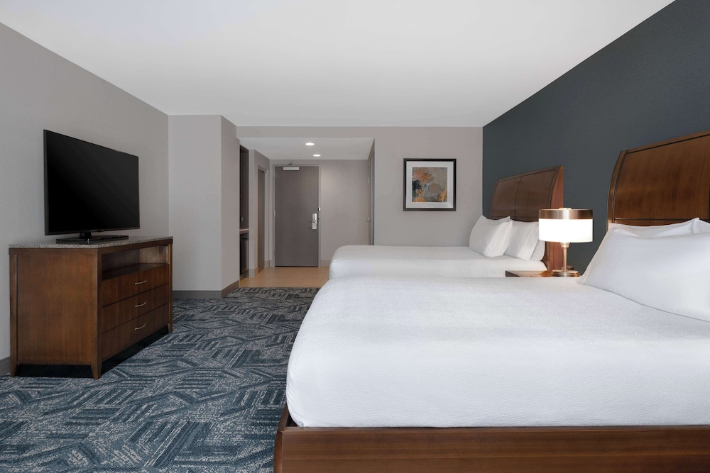 hilton garden inn burlington downtown