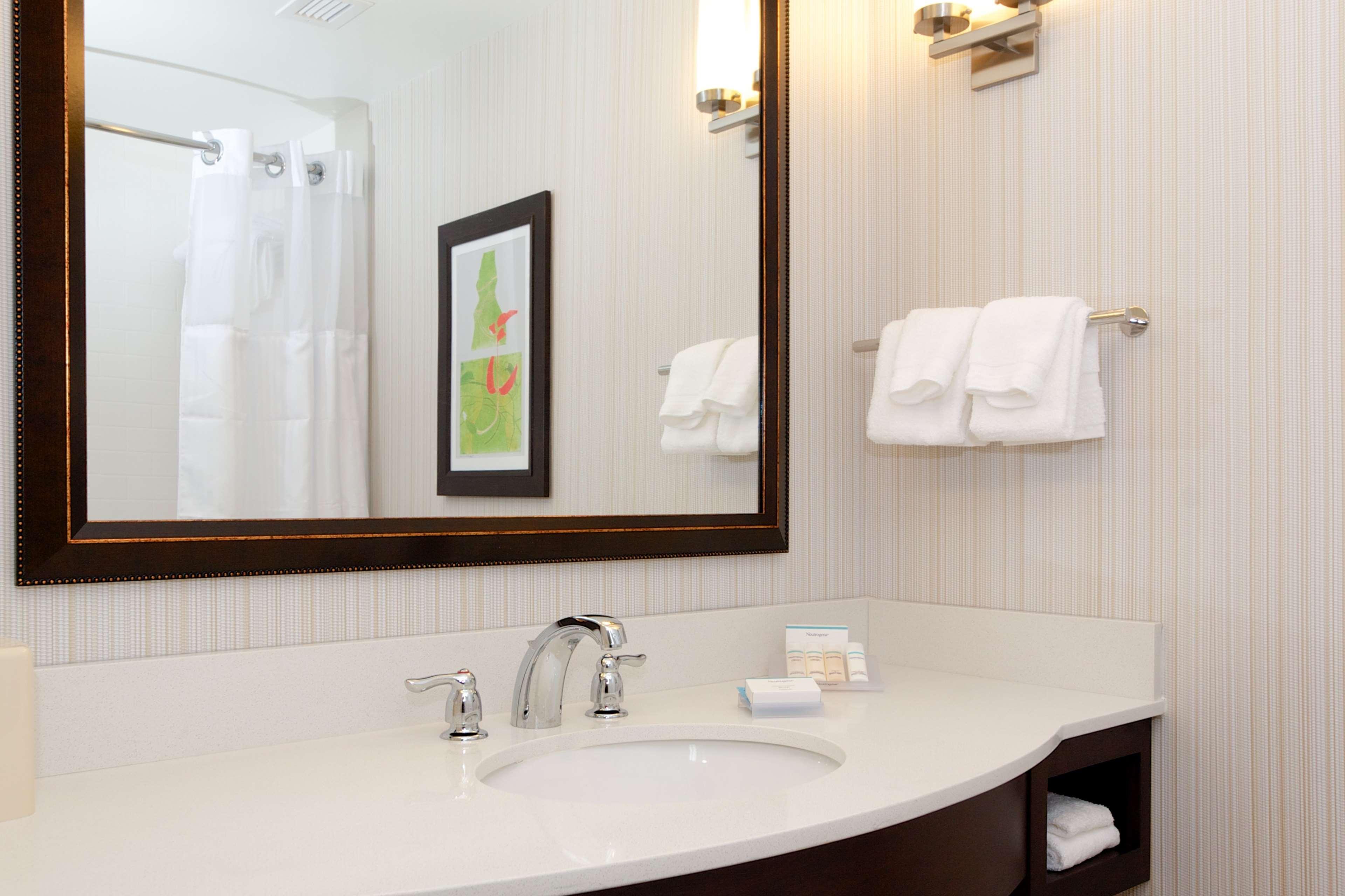 hilton garden inn burlington downtown