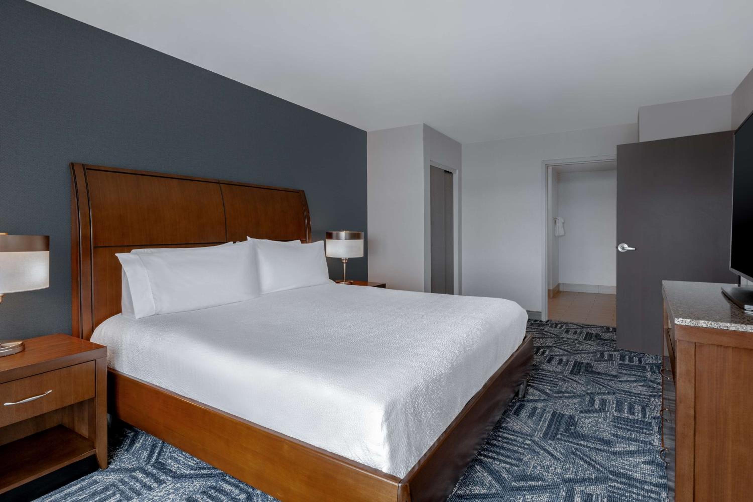 hilton garden inn burlington downtown