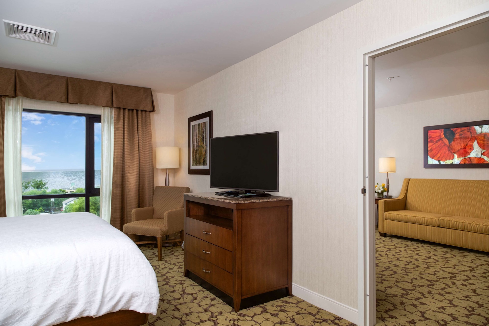 hilton garden inn burlington downtown