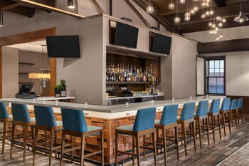 hilton garden inn burlington downtown