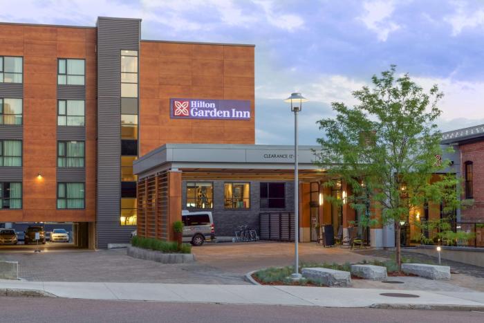 hilton garden inn burlington downtown