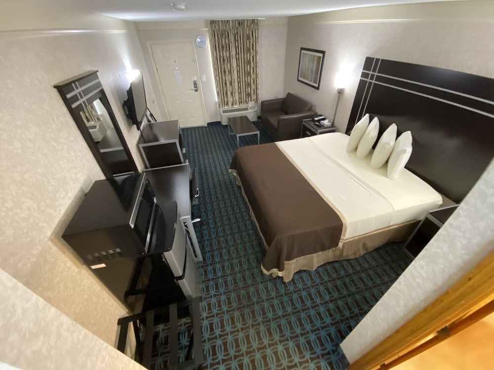 deluxe inn fayetteville i 95 exit 49