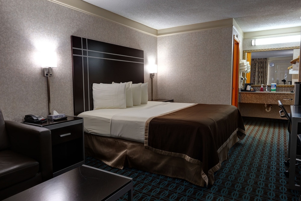 deluxe inn fayetteville i 95 exit 49