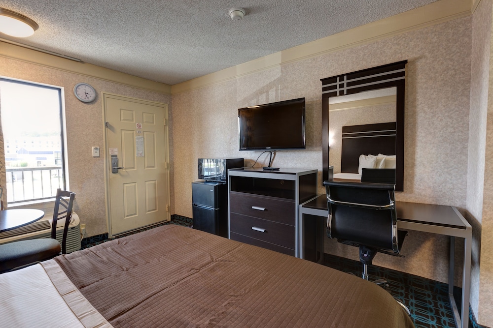 deluxe inn fayetteville i 95 exit 49
