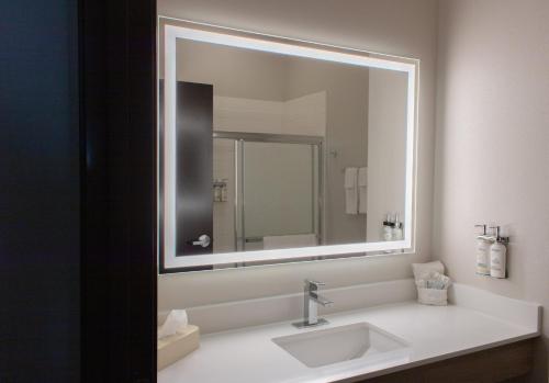 holiday inn express and suites temple medical center area