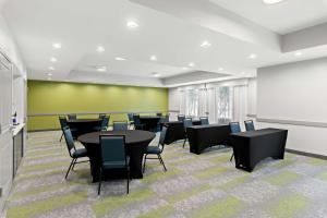 spark by hilton little rock west