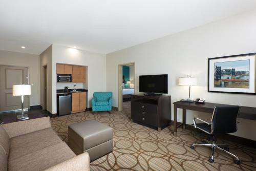 spark by hilton little rock west